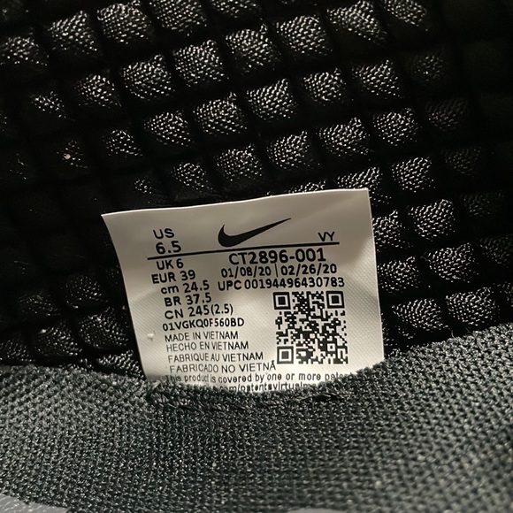 Nike Womens ACG leather sneakers - Picture 6 of 6